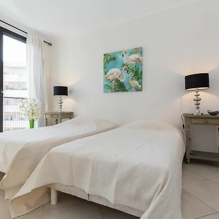Modern 3 Bedroom, 3 Bathroom Near Old Town Walking Distance To Palais 330