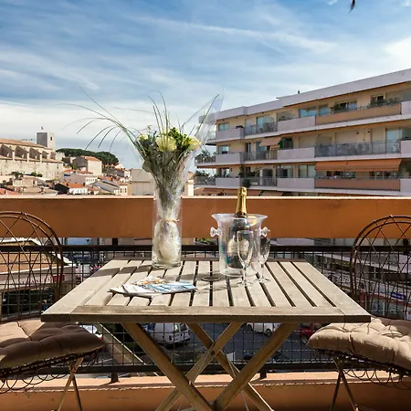 Modern 3 Bedroom, 3 Bathroom Near Old Town Walking Distance To Palais 330