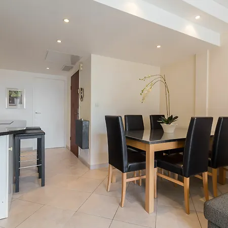 Modern 3 Bedroom, 3 Bathroom Near Old Town Walking Distance To Palais 330 * Cannes